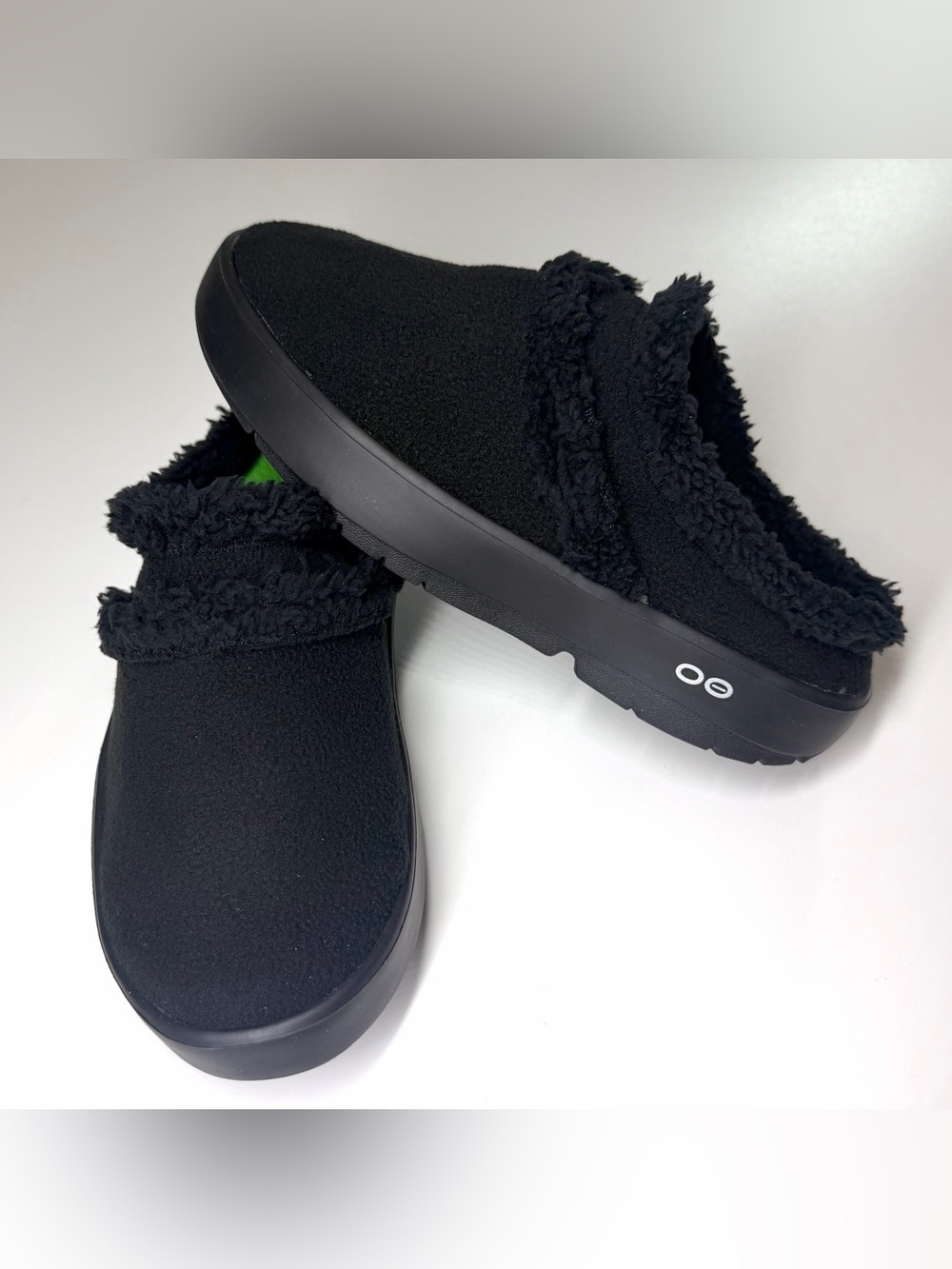 OOFOS WOMEN’S OOCOOZIE MULE RECOVERY SHOES BLACK Size- 8.5